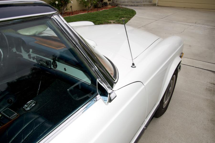 Детали экстерьера Mercedes-Benz 280 SL (W113) 1970 года  (EU) (фото 72 из 74)